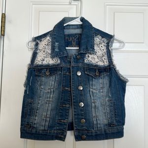 Rue 21 adorable, sleeveless, jean jacket with white lace